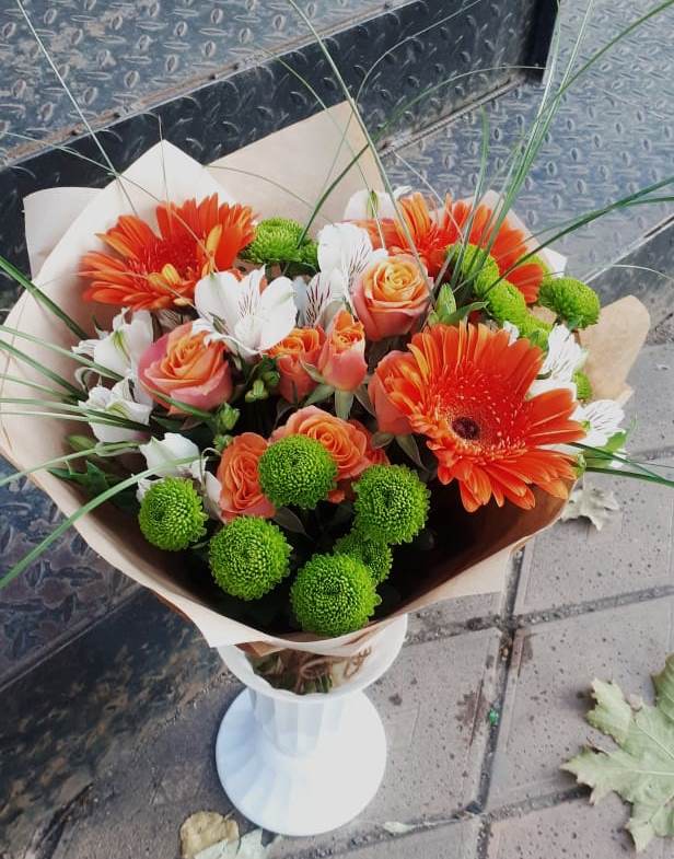 Букет цветов из: Герберы, Хризантемы, Альстромерии и Розы в Усть-Бузулукской