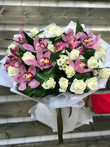 Букет цветов из: Розы и Хризантемы в Усть-Бузулукской