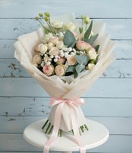 Букет цветов из:  Розы и Лизиантусы в Усть-Бузулукской