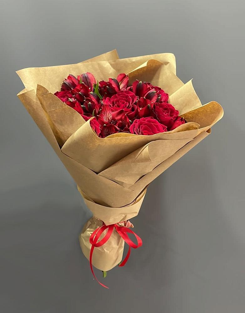 Букет цветов из: Альстромерии и Розы в Усть-Бузулукской