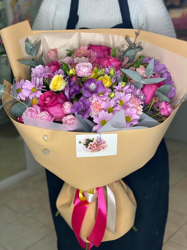 Букет цветов из: Хризантемы, Гвоздики и Альстромерии в Усть-Бузулукской