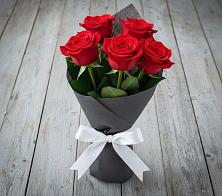 Букет 5 Красных роз Эдлесс Лав в Усть-Бузулукской