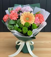 Букет цветов из:  Гвоздики, Розы, Герберы и Хризантемы в Усть-Бузулукской