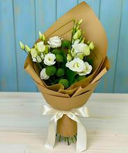 Букет цветов из:  Хризантемы и Лизиантусы #REPLACE_PRED# Усть-Бузулукской