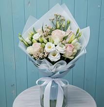 Букет цветов из:  Розы и Лизиантусы в Усть-Бузулукской
