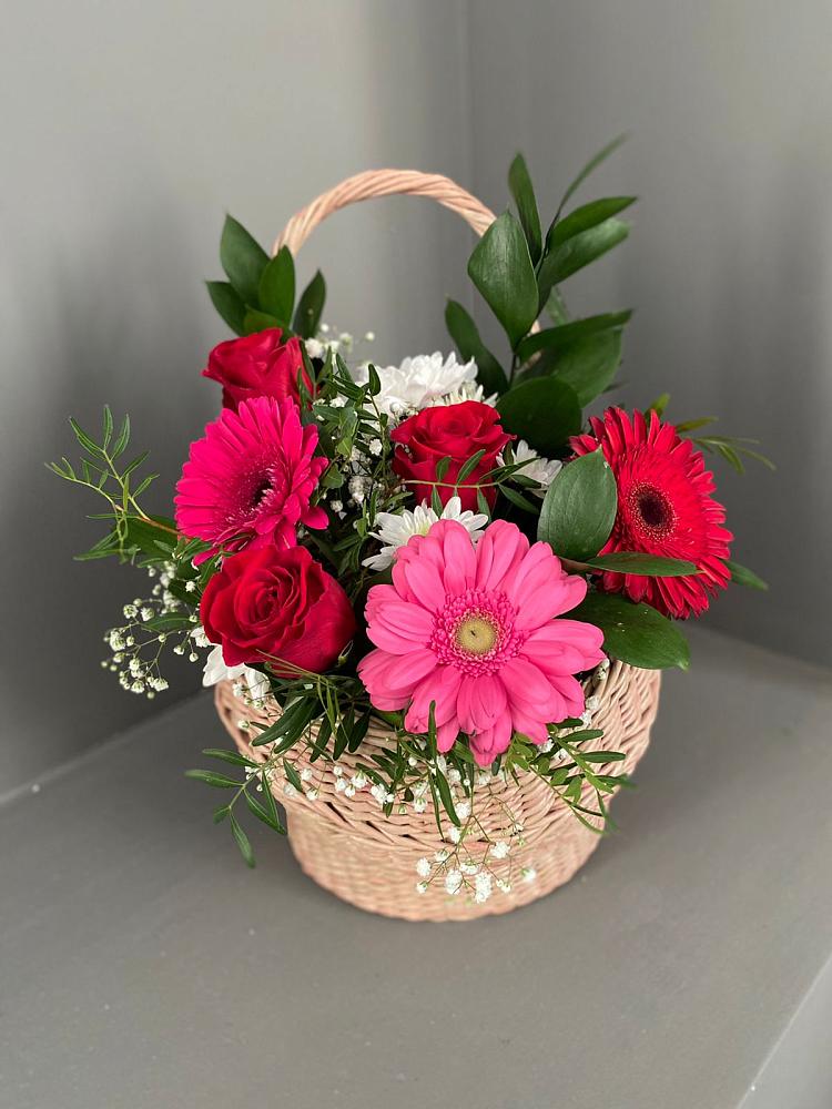 Цветочная композиция из Розы, Хризантемы и Герберы в корзине в Усть-Бузулукской