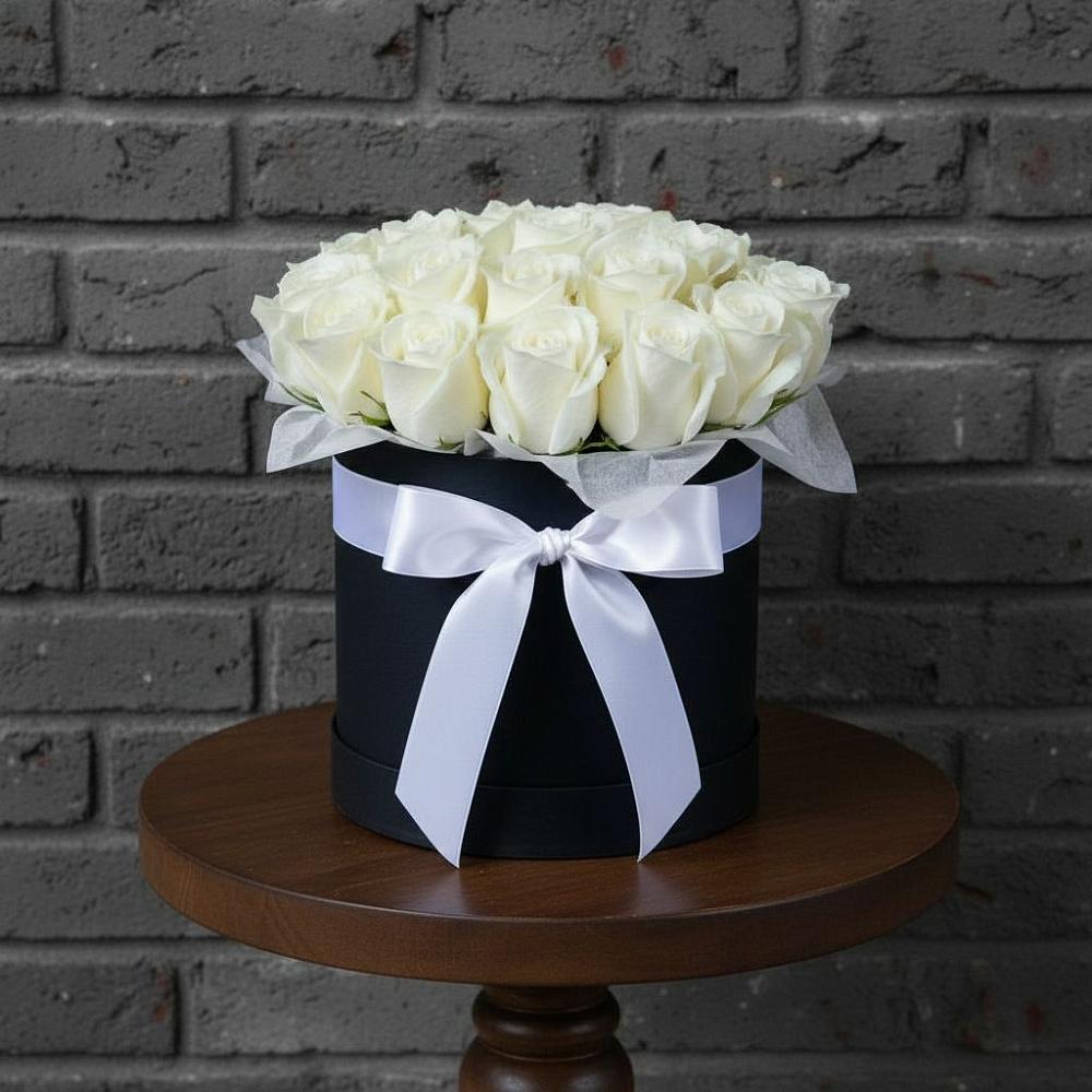 Цветочная композиция из Розы в шляпной коробке в Усть-Бузулукской