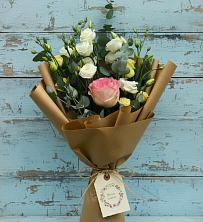 Букет цветов из:  Розы и Лизиантусы в Усть-Бузулукской