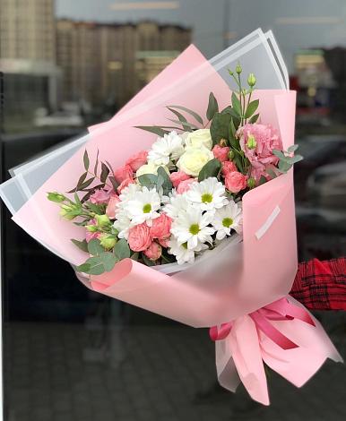 Букет цветов из: Розы, Лизиантусы и Хризантемы в Усть-Бузулукской